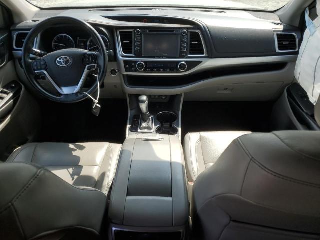 5TDJZRFH4HS450528 - 2017 TOYOTA HIGHLANDER SE BLACK photo 8