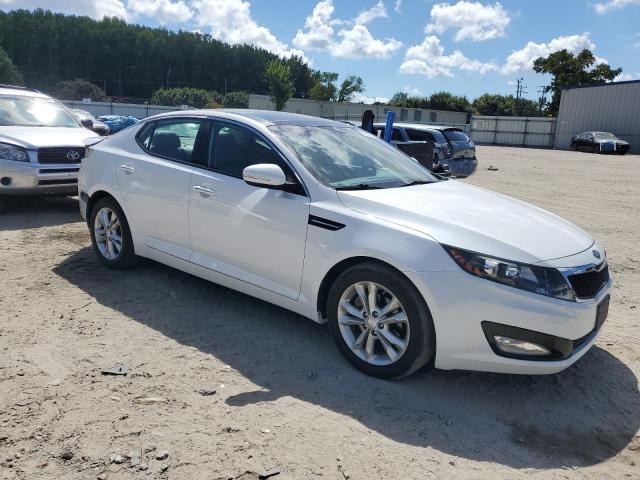 5XXGN4A74CG012805 - 2012 KIA OPTIMA EX WHITE photo 4
