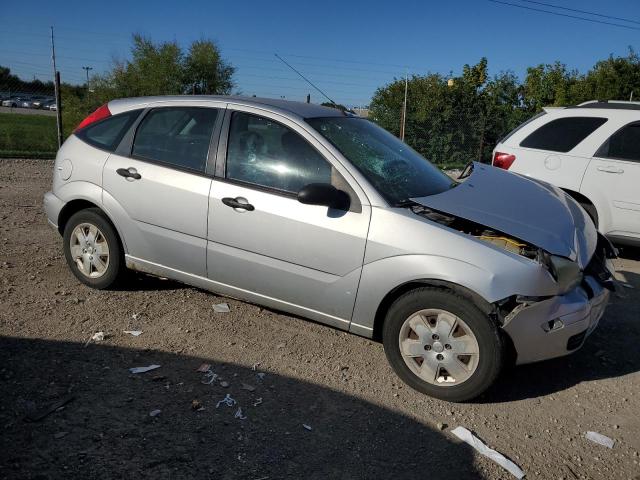 1FAFP37N26W166752 - 2006 FORD FOCUS ZX5 SILVER photo 4