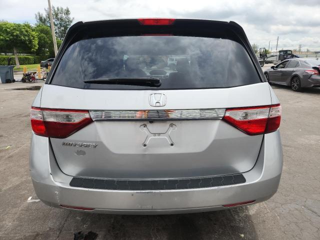 5FNRL5H28DB065414 - 2013 HONDA ODYSSEY LX ნაცრისფერი ფოტო 6