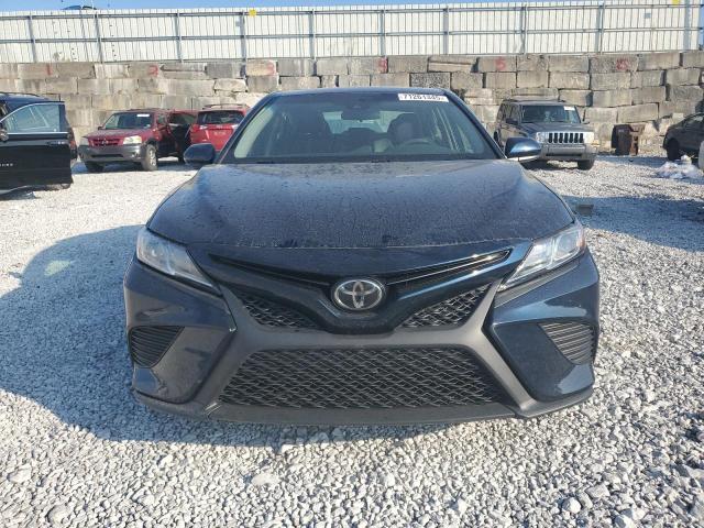 4T1B11HK6JU578515 - 2018 TOYOTA CAMRY L BLUE photo 5
