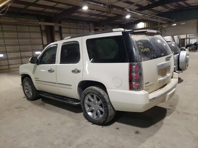 1GKS2EEF7BR288809 - 2011 GMC YUKON DENALI WHITE photo 2