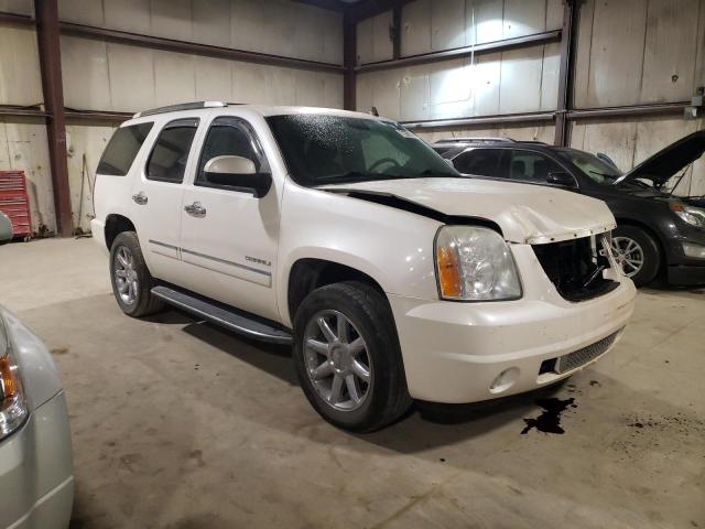 1GKS2EEF7BR288809 - 2011 GMC YUKON DENALI WHITE photo 4