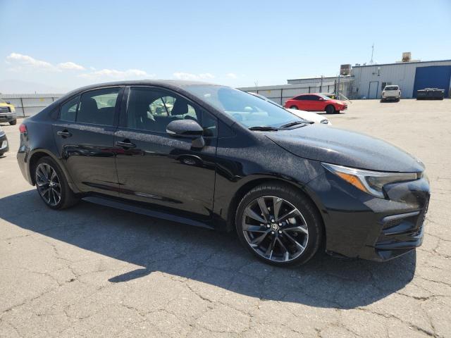 JTDBCMFE4RJ032922 - 2024 TOYOTA COROLLA LE BLACK photo 4