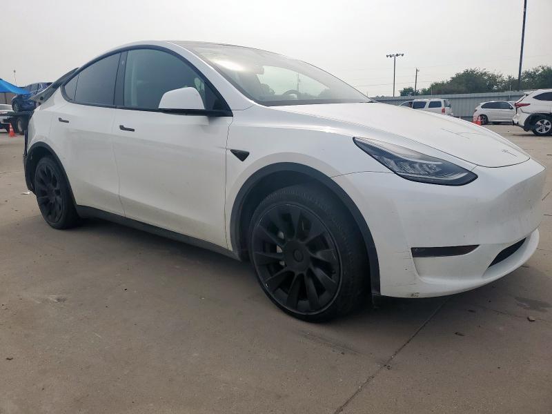 7SAYGDEE6PA098649 - 2023 TESLA MODEL Y WHITE photo 4