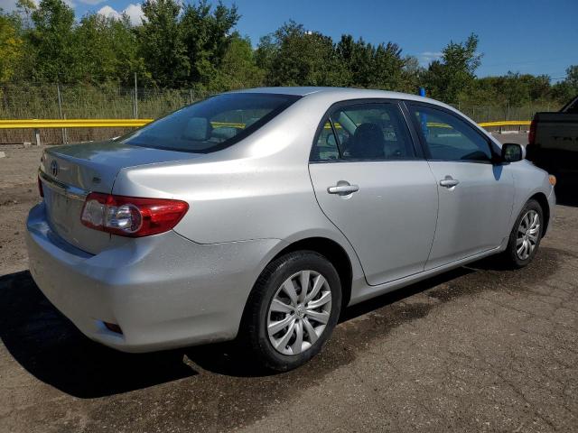 2T1BU4EE5DC023570 - 2013 TOYOTA COROLLA BASE فضي صورة 3