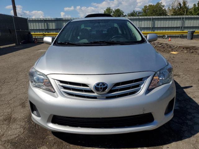 2T1BU4EE5DC023570 - 2013 TOYOTA COROLLA BASE فضي صورة 5