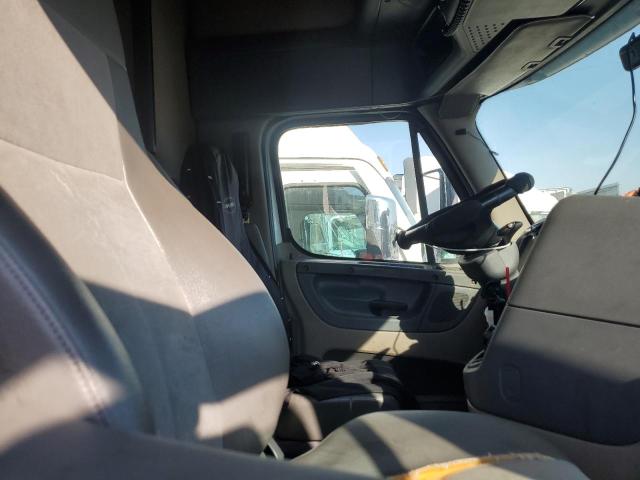 1FUJGHDV2GLGW6513 - 2016 FREIGHTLINER CASCADIA 1 თეთრი ფოტო 5