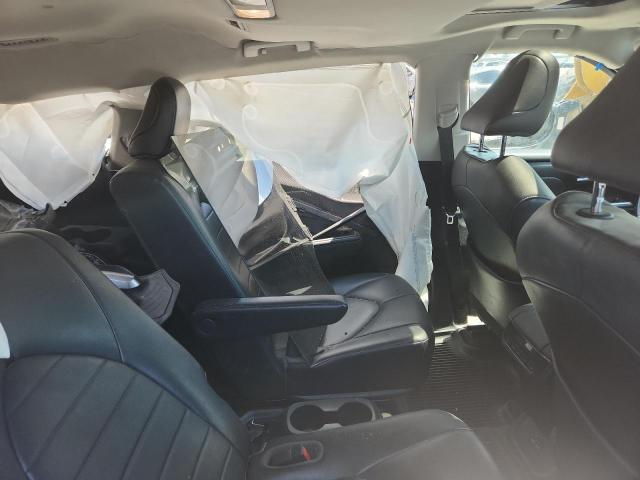 5TDGZRBH8MS545880 - 2021 TOYOTA HIGHLANDER XLE فضي صورة 11