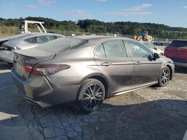 4T1G11AK8RU857072 - 2024 TOYOTA CAMRY SE NIGHT SHADE GRAY photo 3