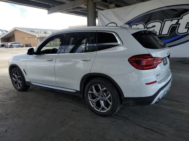 5UXTS1C00M9E33944 - 2021 BMW X3 XDRIVE30E WHITE photo 2