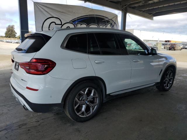 5UXTS1C00M9E33944 - 2021 BMW X3 XDRIVE30E WHITE photo 3