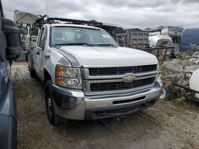 1GBHC79699E136030 - 2009 CHEVROLET SILVERADO C3500 WHITE photo 4