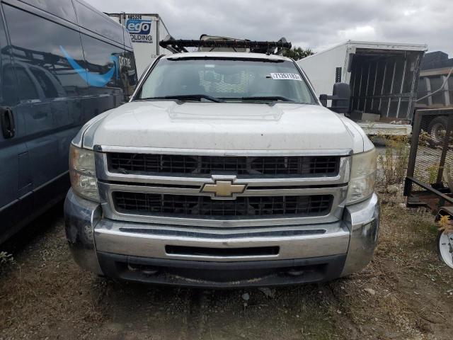 1GBHC79699E136030 - 2009 CHEVROLET SILVERADO C3500 WHITE photo 5