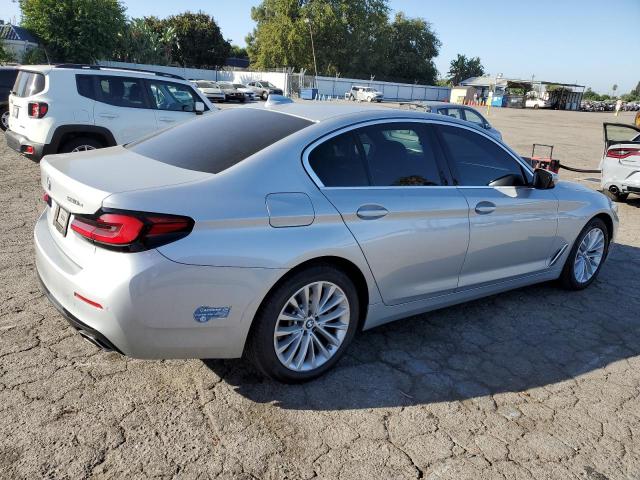 WBA13AG00MCF51797 - 2021 BMW 530E SILVER photo 3