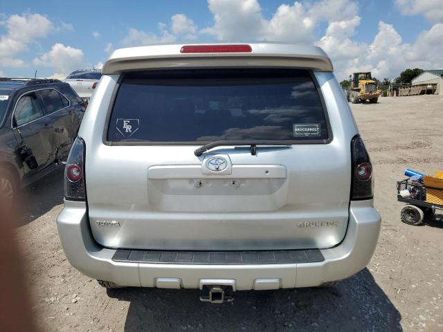 JTEBU14R968064099 - 2006 TOYOTA 4RUNNER SR5 银色 照片 6