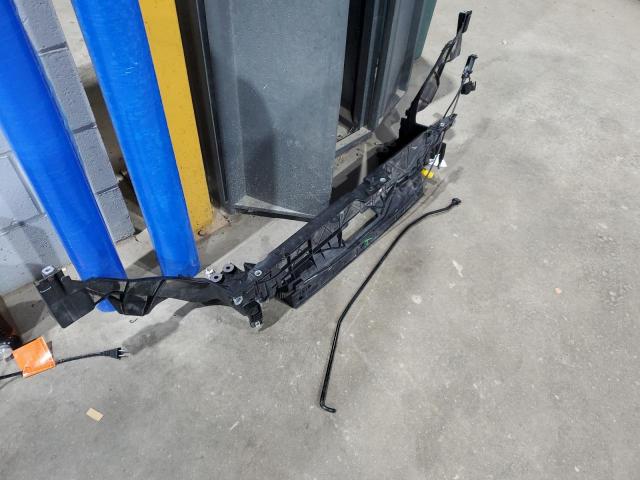 3FA6P0H77JR106069 - 2018 FORD FUSION SE SILVER photo 12