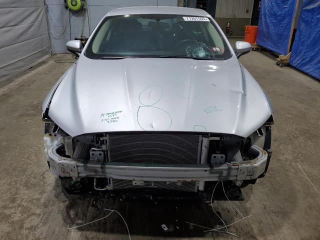 3FA6P0H77JR106069 - 2018 FORD FUSION SE SILVER photo 5