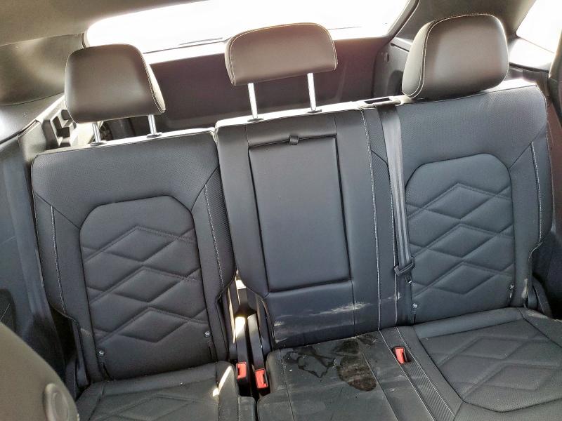 1V2LE2CA4RC214126 - 2024 VOLKSWAGEN ATLAS CROS SE Noir photo 10