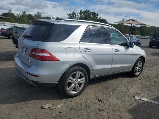 4JGDA5HB5DA162526 - 2013 MERCEDES-BENZ ML 350 4MATIC SILVER photo 3