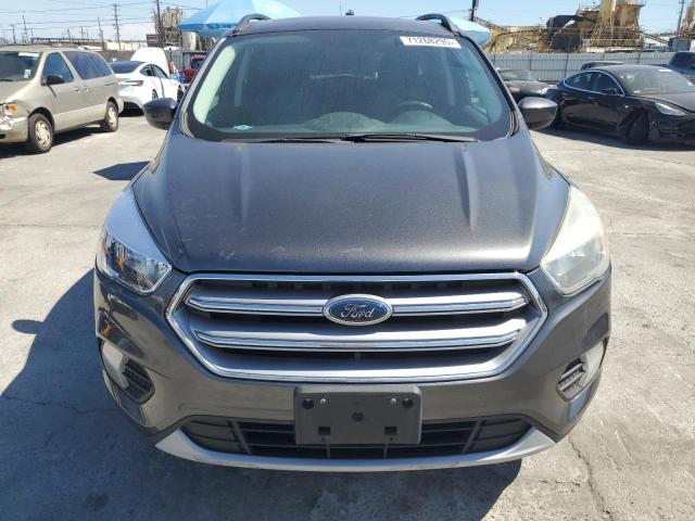 1FMCU9GD0JUA10791 - 2018 FORD ESCAPE SE ნაცრისფერი ფოტო 5