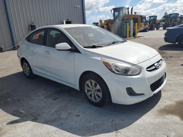 KMHCT4AE8FU885700 - 2015 HYUNDAI ACCENT GLS WHITE photo 4