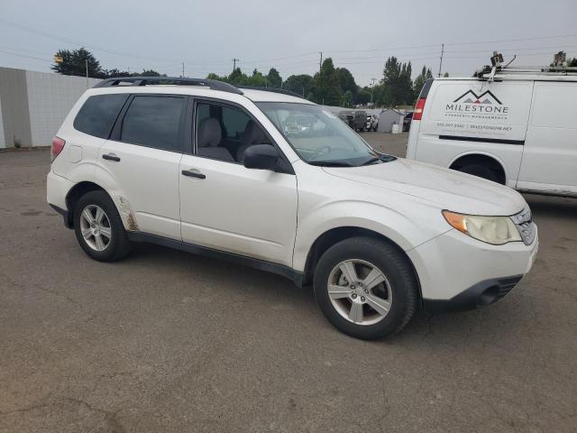 JF2SHABC4CH423752 - 2012 SUBARU FORESTER 2.5X თეთრი ფოტო 4