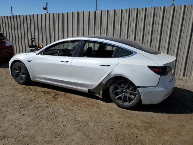 5YJ3E1EA1JF023019 - 2018 TESLA MODEL 3 白色 照片 2