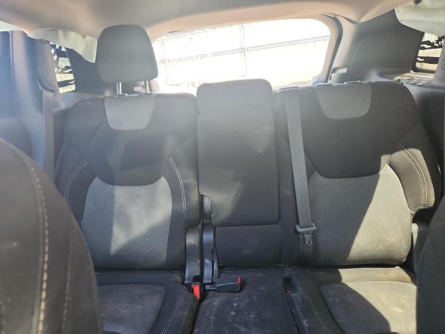 1C4PJLCBXJD589000 - 2018 JEEP CHEROKEE LATITUDE GRAY photo 10