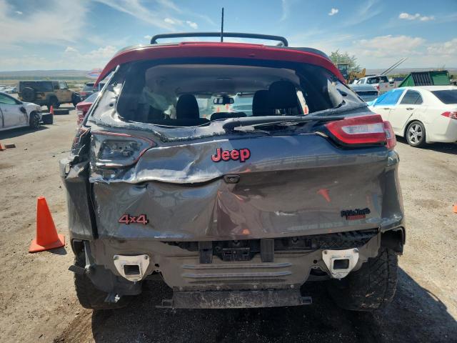 1C4PJLCBXJD589000 - 2018 JEEP CHEROKEE LATITUDE GRAY photo 6