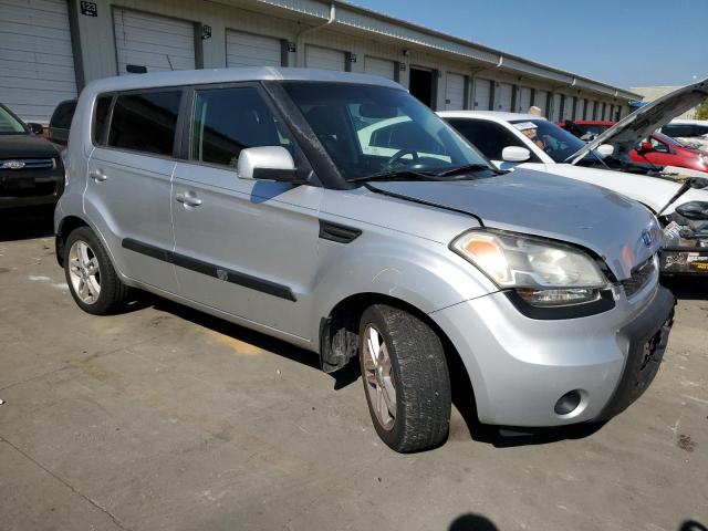 KNDJT2A22B7331020 - 2011 KIA SOUL + SILVER photo 4