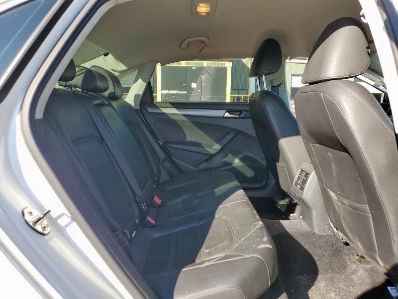 1VWBS7A35EC107102 - 2014 VOLKSWAGEN PASSAT SE Weiß Foto 10