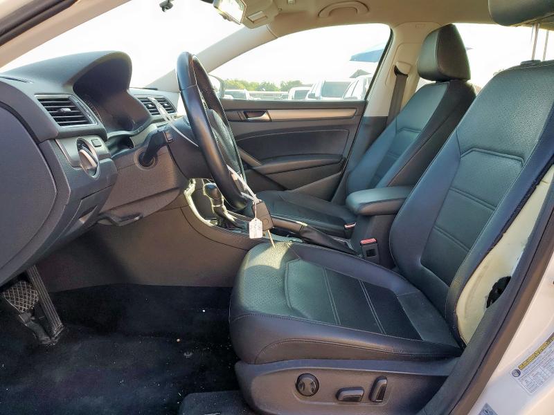 1VWBS7A35EC107102 - 2014 VOLKSWAGEN PASSAT SE Weiß Foto 7