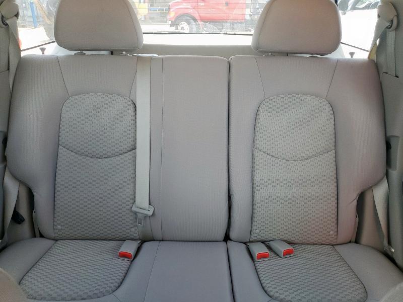 3GNBAADB2AS505336 - 2010 CHEVROLET HHR LS SILVER photo 10