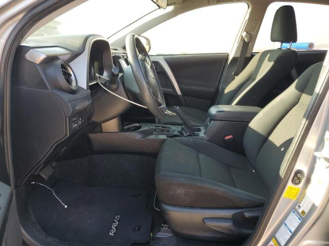 JTMBFREV8JJ195843 - 2018 TOYOTA RAV4 LE SILVER photo 7