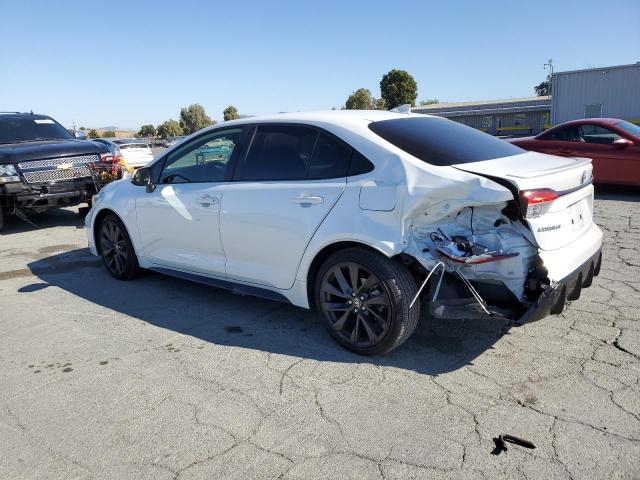 JTDBCMFE8R3040137 - 2024 TOYOTA COROLLA LE WHITE photo 2