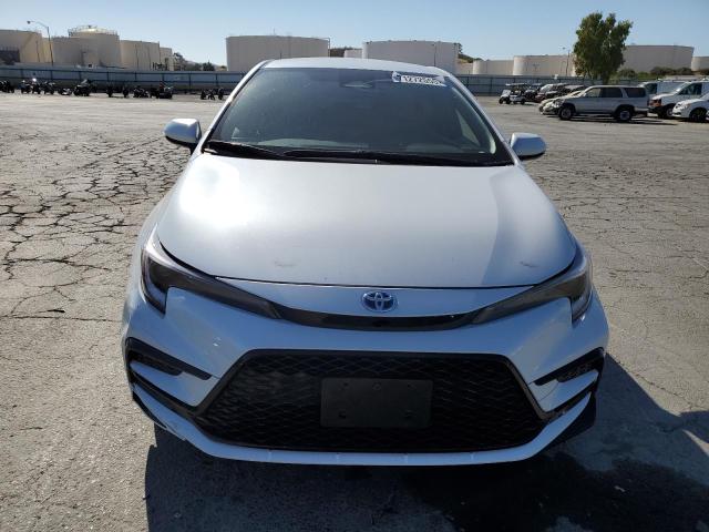 JTDBCMFE8R3040137 - 2024 TOYOTA COROLLA LE WHITE photo 5