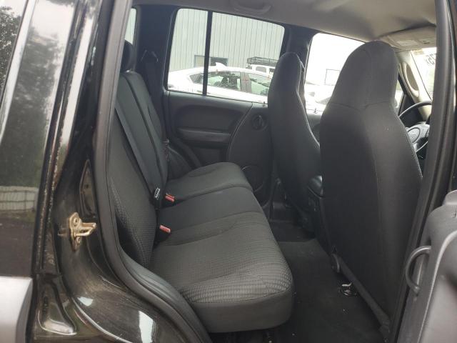 1J4GK48K44W257052 - 2004 JEEP LIBERTY SPORT BLACK photo 11