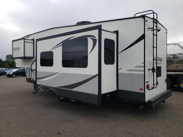 4X4FRLE26K1887137 - 2019 FOREST RIVER ROCKWOOD 2881S 白色 照片 3