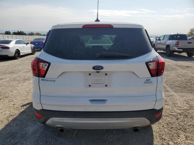 1FMCU0GD8KUB81995 - 2019 FORD ESCAPE SE WHITE photo 6