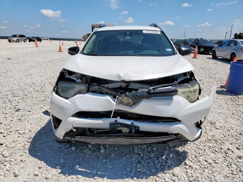 JTMZFREV5HJ719149 - 2017 TOYOTA RAV4 LE WHITE photo 5