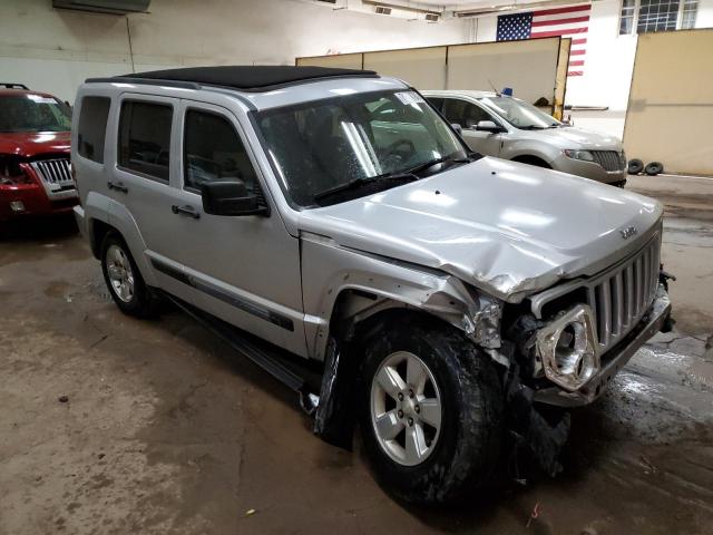 1J8GN28KX9W523336 - 2009 JEEP LIBERTY SPORT SILVER photo 4