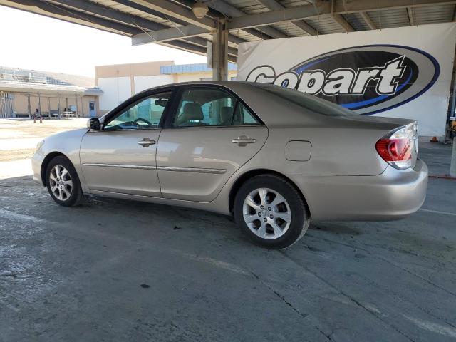 4T1BF30K15U599464 - 2005 TOYOTA CAMRY LE SILVER photo 2