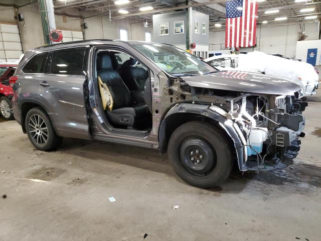 5TDJZRFH7JS897781 - 2018 TOYOTA HIGHLANDER SE GRAY photo 4