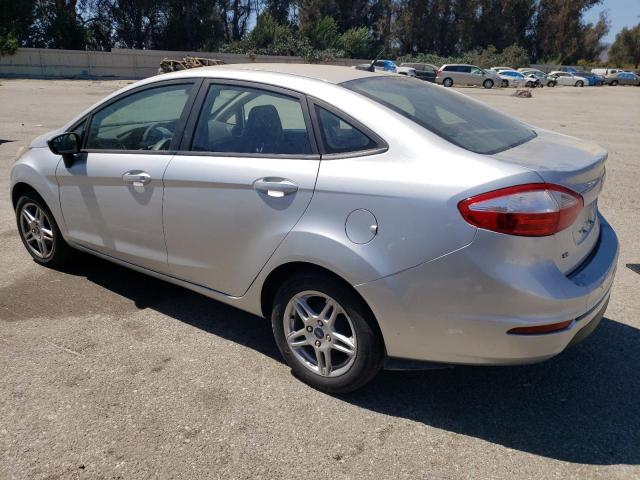 3FADP4BJ7KM142927 - 2019 FORD FIESTA SE Silber Foto 2