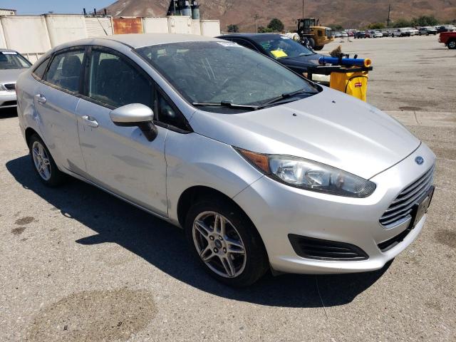 3FADP4BJ7KM142927 - 2019 FORD FIESTA SE Silber Foto 4