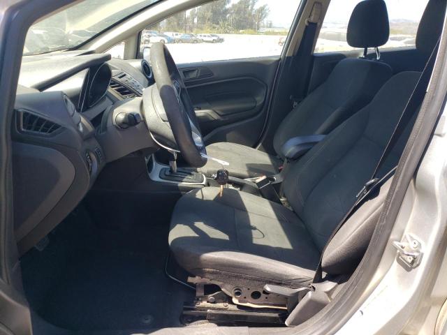 3FADP4BJ7KM142927 - 2019 FORD FIESTA SE Silber Foto 7