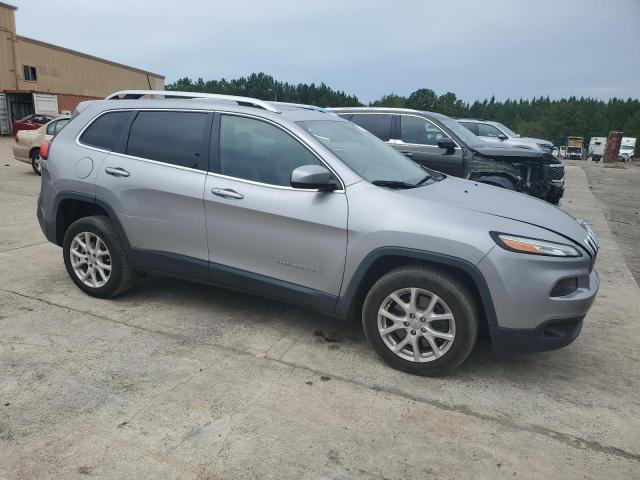 1C4PJLLB9JD584693 - 2018 JEEP CHEROKEE LATITUDE PLUS SILVER photo 4