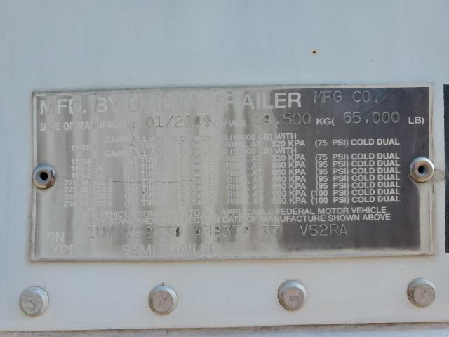 1UYVS2530AM833937 - 2010 UTILITY VS2RA WHITE photo 10