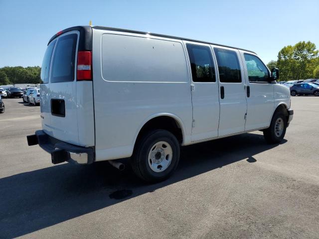1GCWGAFP7R1206195 - 2024 CHEVROLET EXPRESS G2 WHITE photo 3